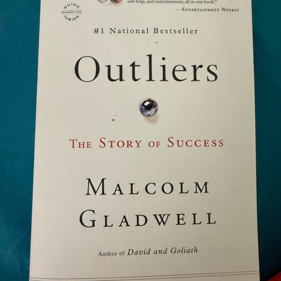Other - Outliers by Malcolm Gladwell Book